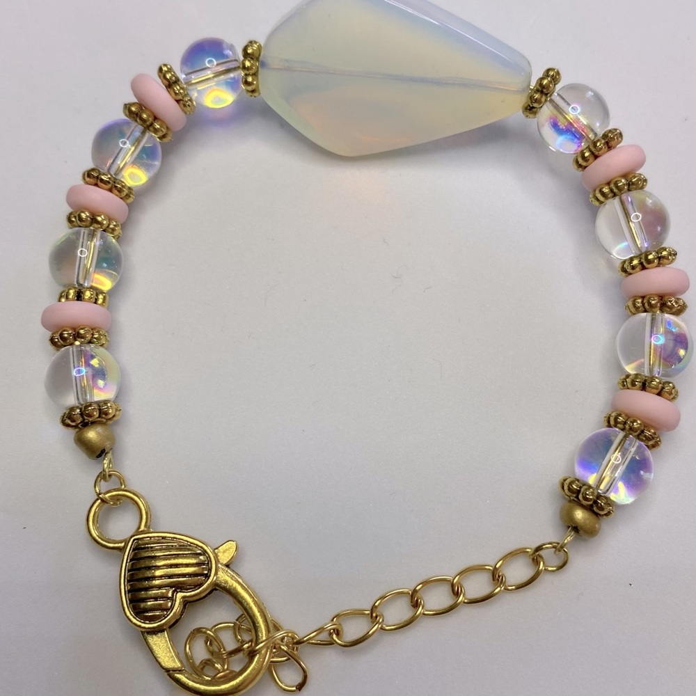 Pink and moon stone bracelete